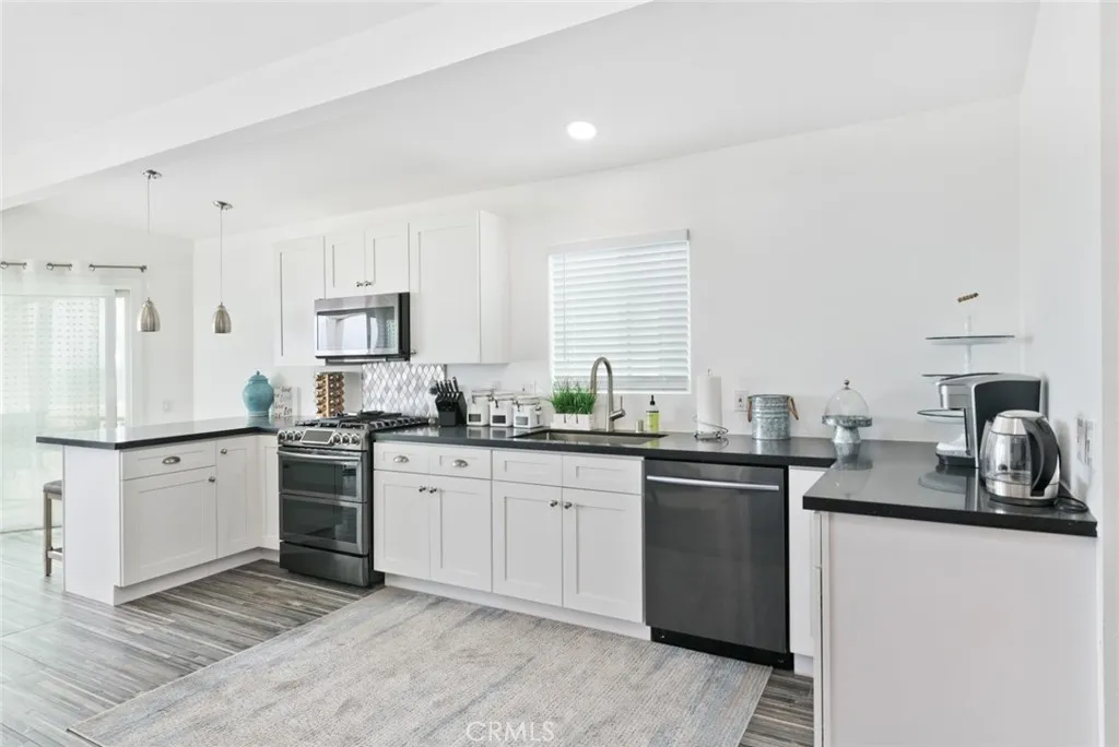 Additional image 18 of 2212 W Oceanfront, Newport Beach, CA 92663