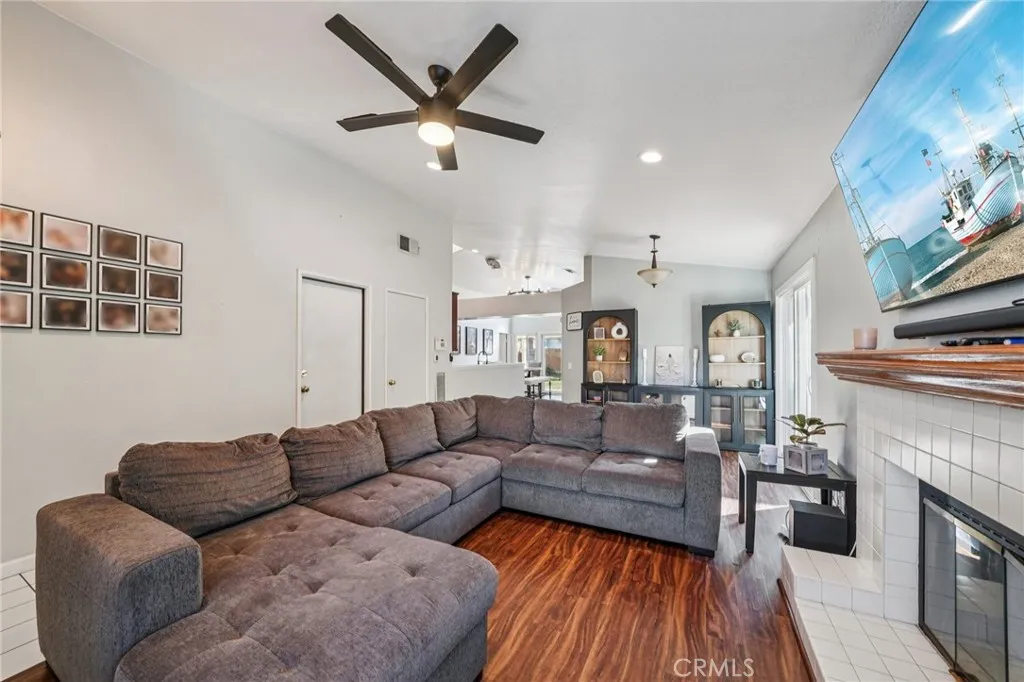 Additional image 8 of 10374 Crossing Green Cir, Moreno Valley, CA 92557