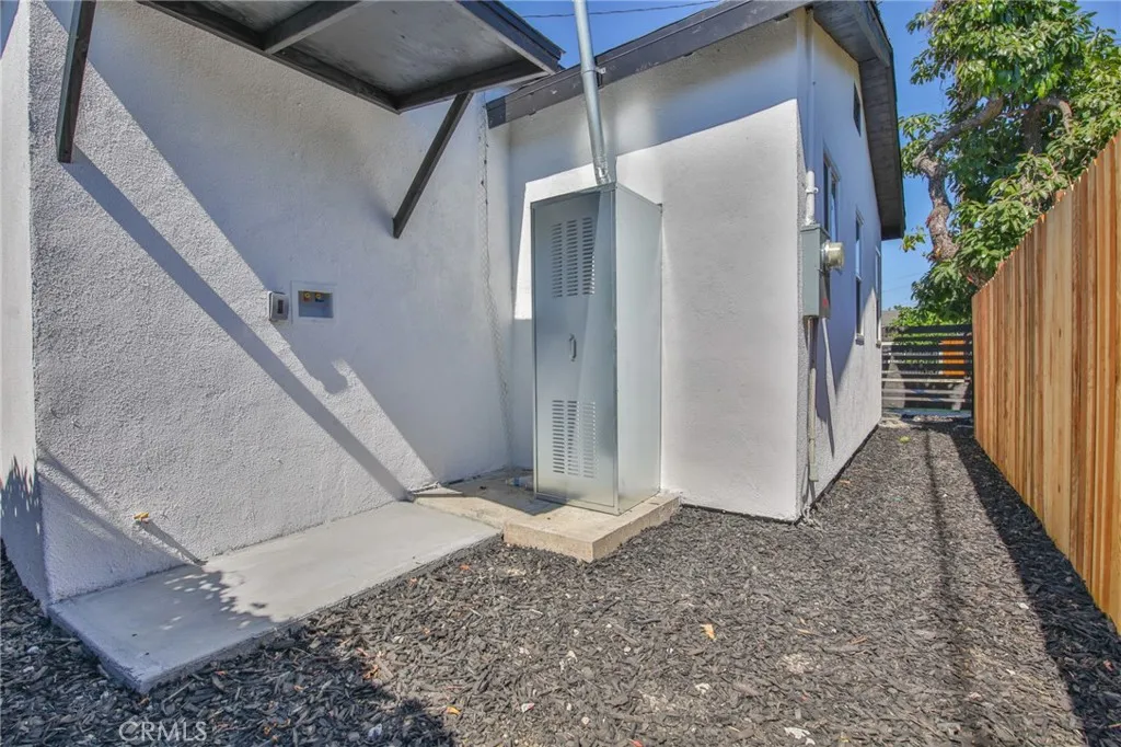 Additional image 61 of 10955 S Spring Street, Los Angeles, CA 90061