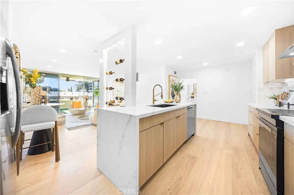 Additional image 11 of 1550 N Laurel Avenue N Unit 203, Los Angeles, CA 90046