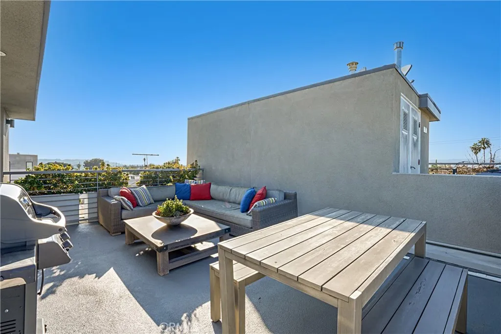 Additional image 68 of 5409 W Wilshire Vista Lane, Los Angeles, CA 90019