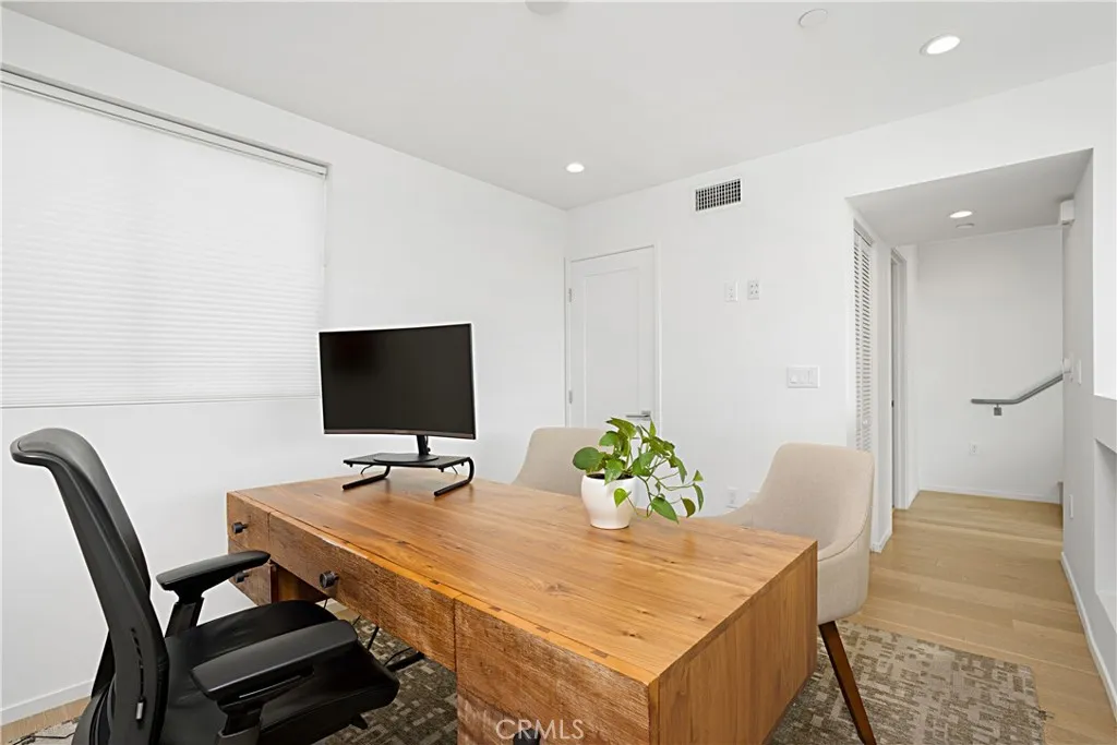 Additional image 19 of 5409 W Wilshire Vista Lane, Los Angeles, CA 90019