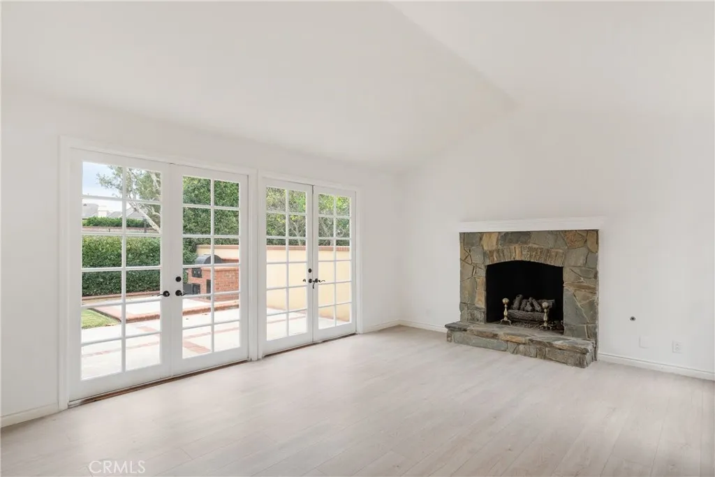 Additional image 10 of 19371 Woodlands Ln, Huntington Beach, CA 92648