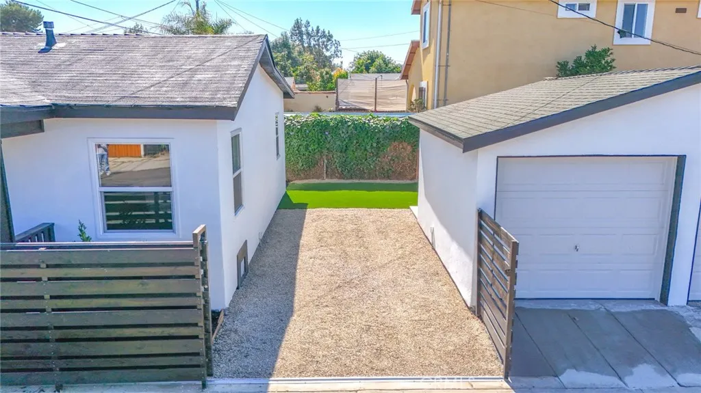 Additional image 21 of 10955 S Spring Street, Los Angeles, CA 90061