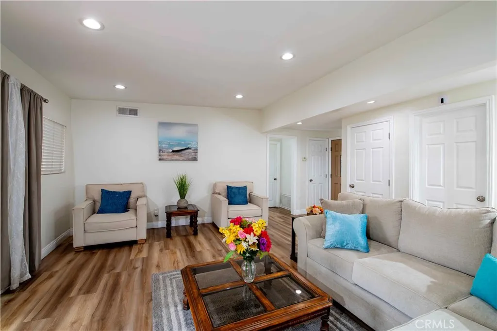 Additional image 43 of 11968 Rossiter Pl, Sylmar, CA 91342