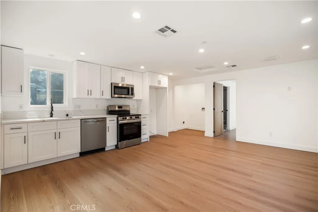 Additional image 43 of 6935 Jellico Avenue, Lake Balboa, CA 91406