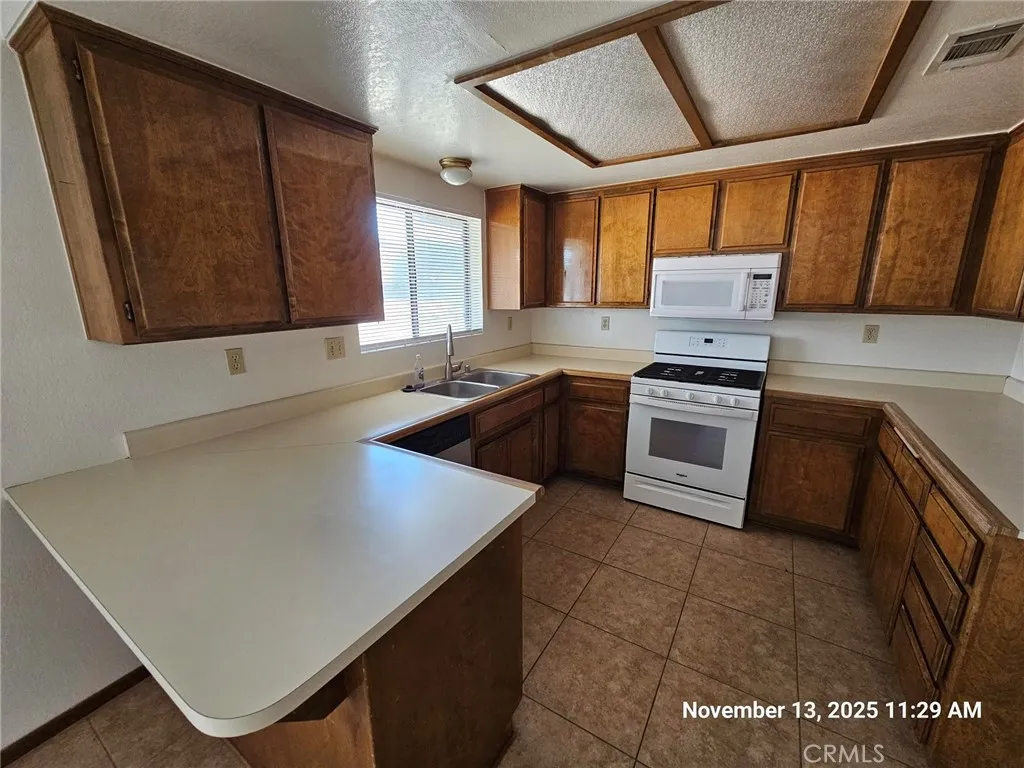 Additional image 9 of 7739 Bangor Avenue, Hesperia, CA 92345