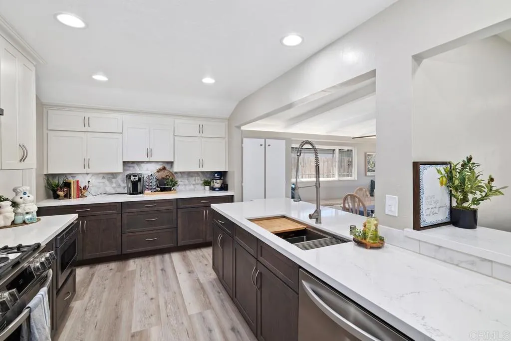 Additional image 5 of 3542 Governor Drive, San Diego, CA 92122