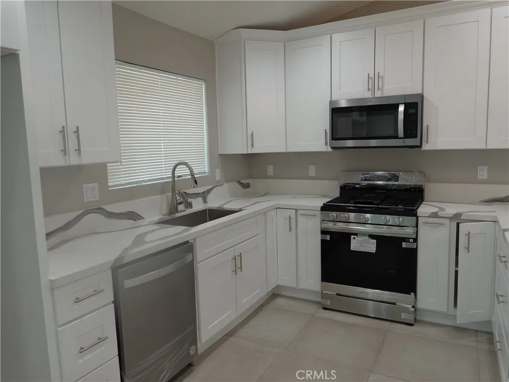Additional image 39 of 12744 Running Deer Rd, Apple Valley, CA 92308