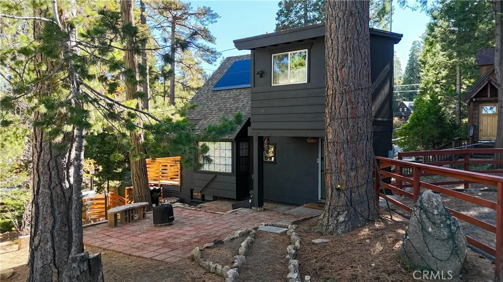 Property image for 610 Clubhouse Dr, Twin Peaks, CA 92391