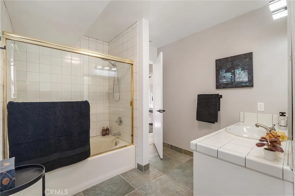 Additional image 29 of 4558 Jessica Dr, Los Angeles, CA 90065