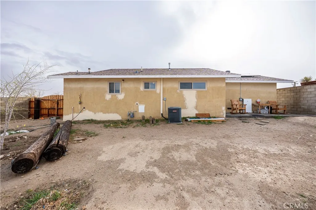 9404 Mesa Rd, Lucerne Valley, CA 92356