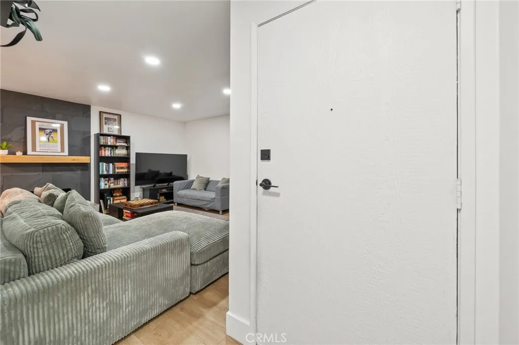 Additional image 6 of 9210 Van Nuys Boulevard Unit 14, Panorama City, CA 91402
