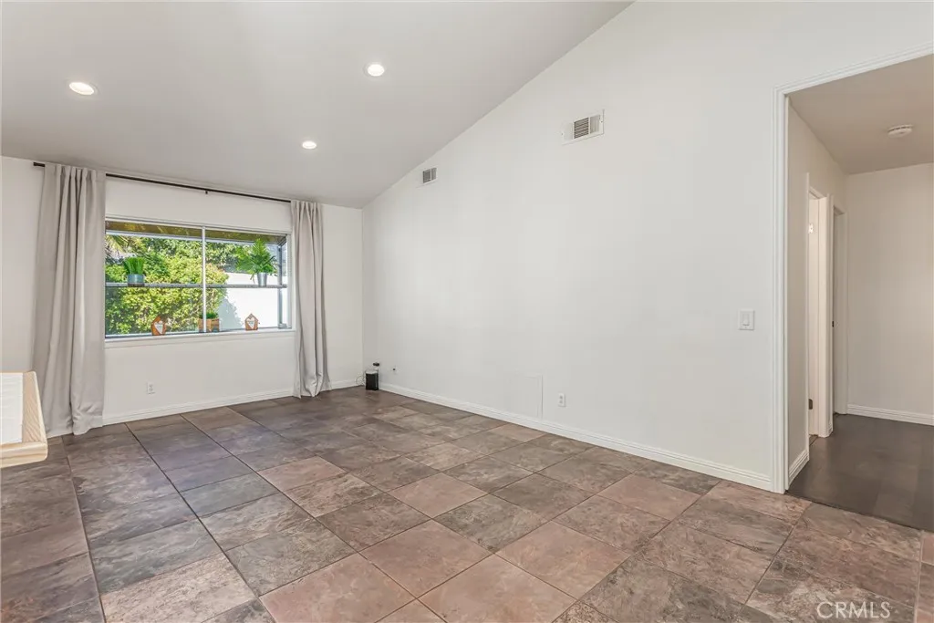 Additional image 10 of 28630 Newcastle Rd, Highland, CA 92346