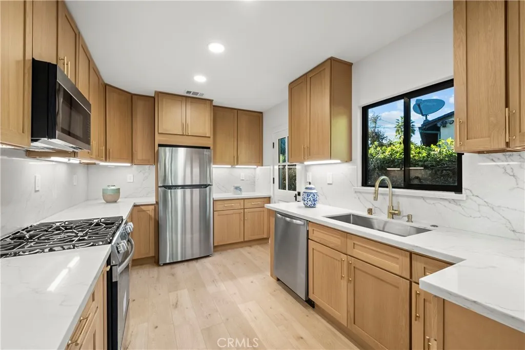 Additional image 36 of 5833 Allott Avenue, Valley Glen, CA 91401