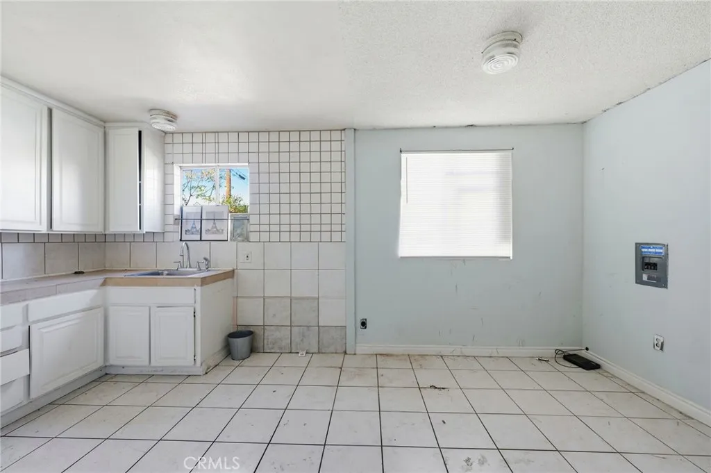 Additional image 21 of 1128 7th St, San Fernando, CA 91340