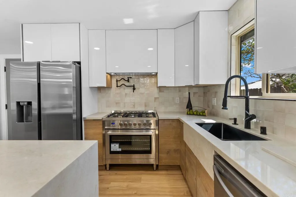 Additional image 3 of 4984 Gaylord Drive, San Diego, CA 92117