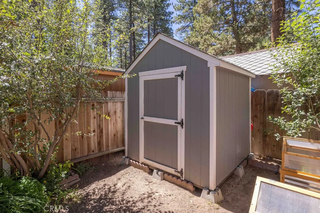 Additional image 36 of 945 Tinker Bell Avenue, Big Bear City, CA 92314