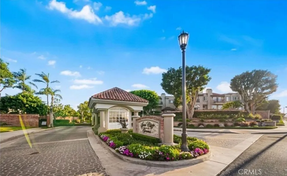 Additional image 80 of 19371 Woodlands Ln, Huntington Beach, CA 92648