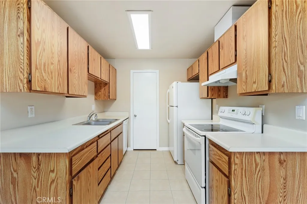 Additional image 13 of 1549 Border Avenue Unit G, Corona, CA 92882