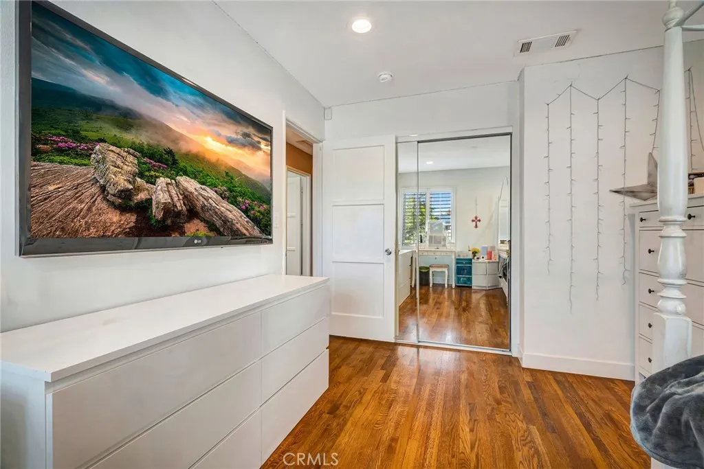 Additional image 78 of 17232 Elkwood St, Lake Balboa, CA 91406