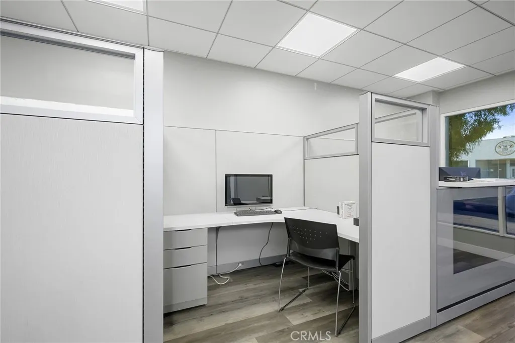 Additional image 55 of 2304 W Burbank Boulevard, Burbank, CA 91506