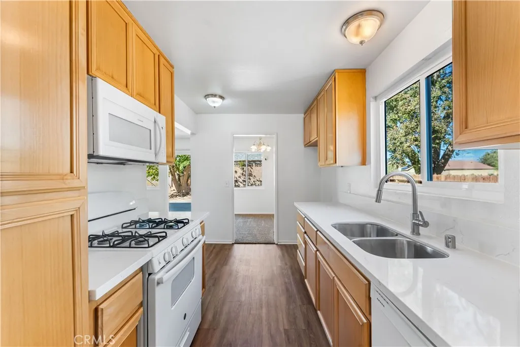 Additional image 57 of 45581 6th Street E, Lancaster, CA 93535