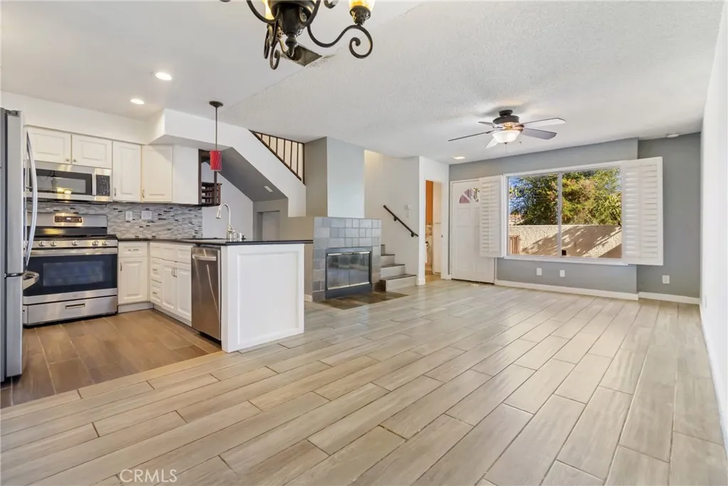 Additional image 3 of 12411 Osborne St Unit 2, Pacoima, CA 91331