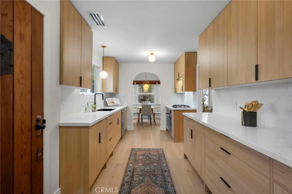 Additional image 19 of 2928 11th St, Los Angeles, CA 90018