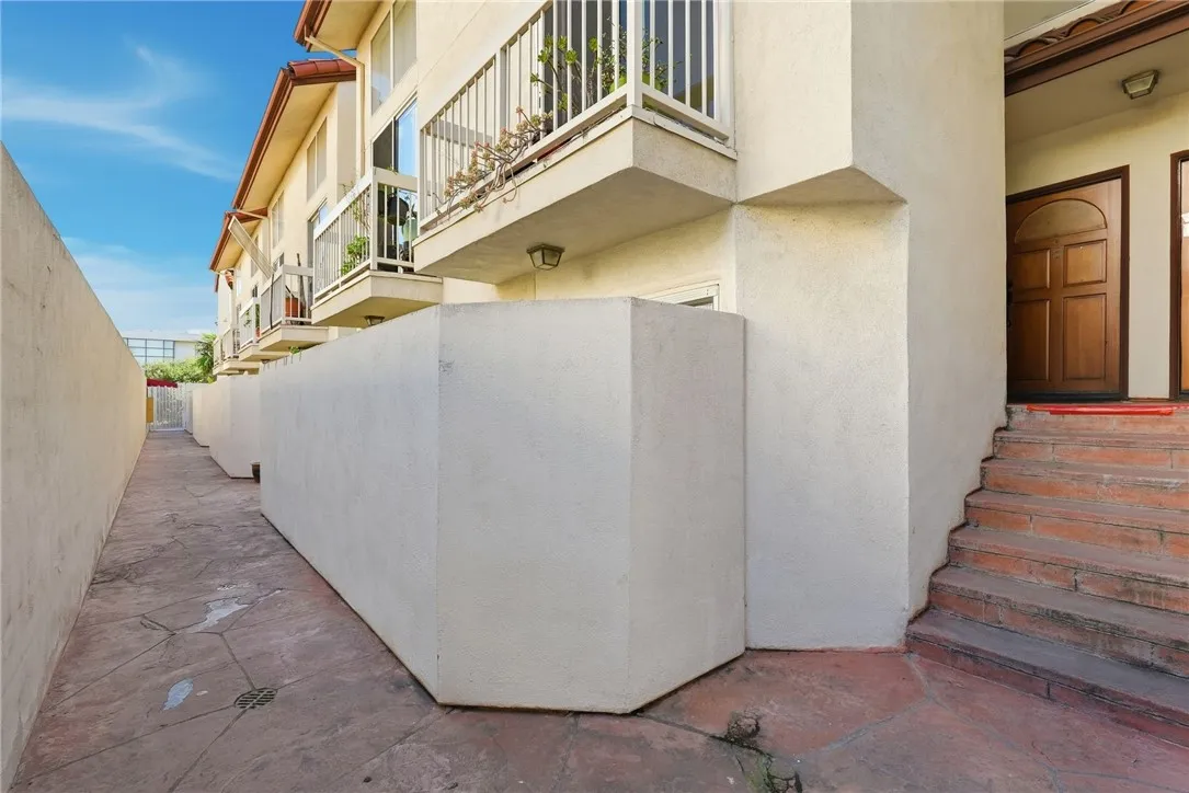 Additional image 56 of 871 S Lucerne Blvd Unit 2, Los Angeles, CA 90005