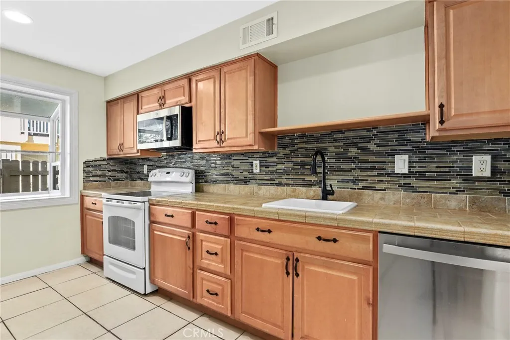 Additional image 51 of 8031 Canby Ave Unit 4, Reseda, CA 91335