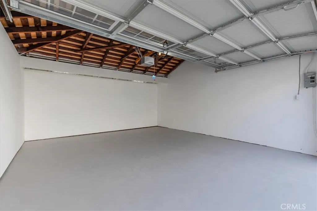 3961 Hepburn Avenue, Los Angeles, CA 90008