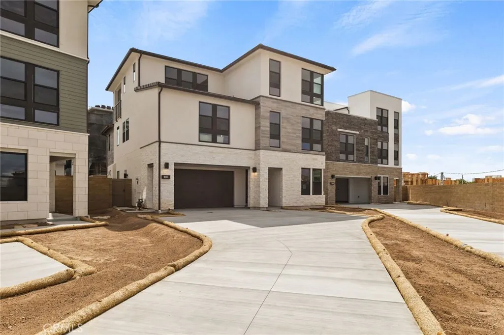 Additional image 3 of 204 Stage, Irvine, CA 92618