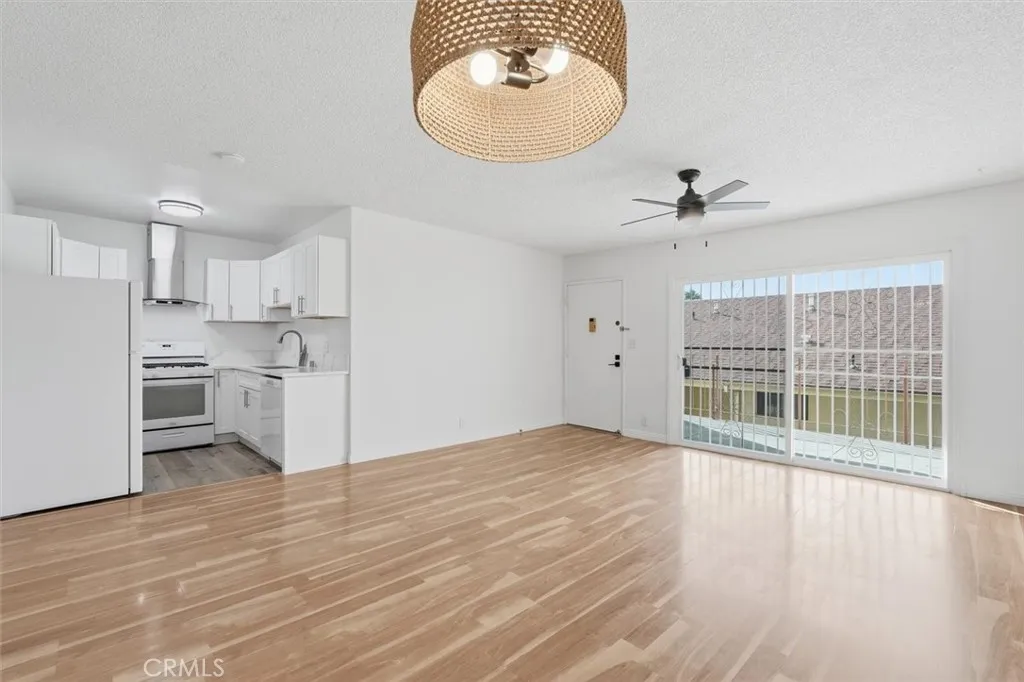 Additional image 4 of 1036 Magnolia Ave Unit 207, Gardena, CA 90247