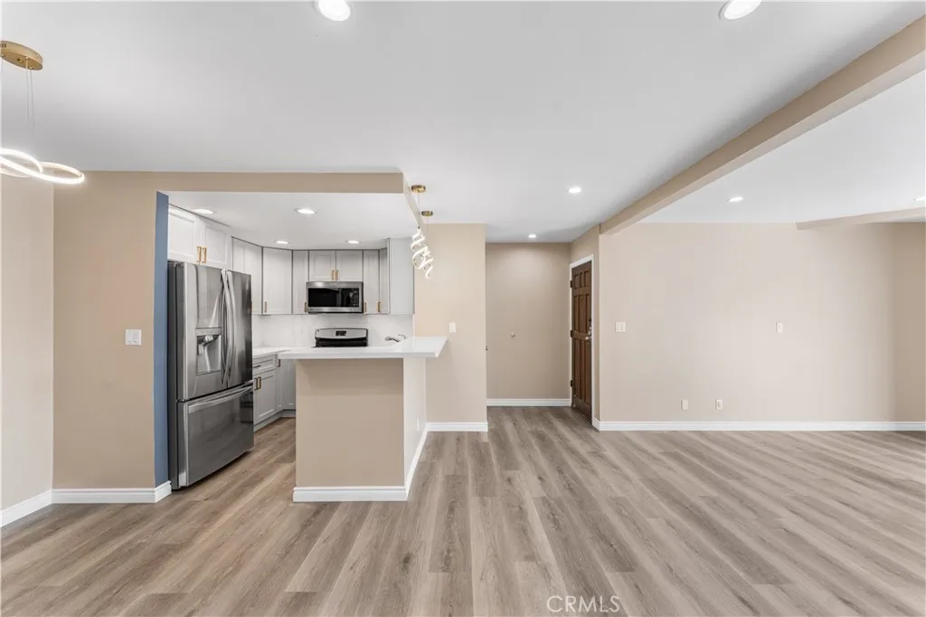 Additional image 71 of 15511 Sherman Way Unit 1, Van Nuys, CA 91406