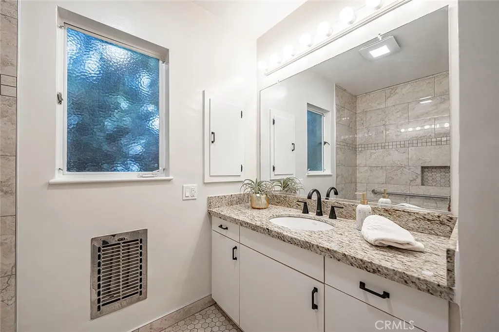 Additional image 32 of 2870 Albury Ave, Long Beach, CA 90815