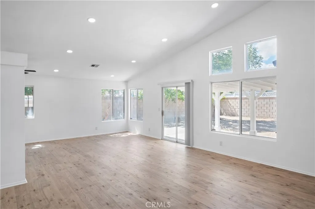 Additional image 8 of 44133 32nd St W, Lancaster, CA 93536