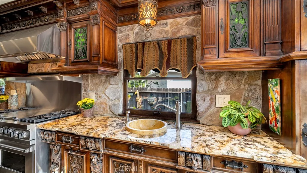 Additional image 106 of 2510 N Park Boulevard, Santa Ana, CA 92706