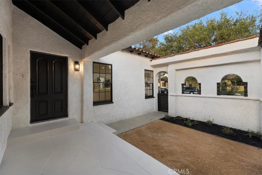 Additional image 5 of 3905 Roxton Avenue, Los Angeles, CA 90008