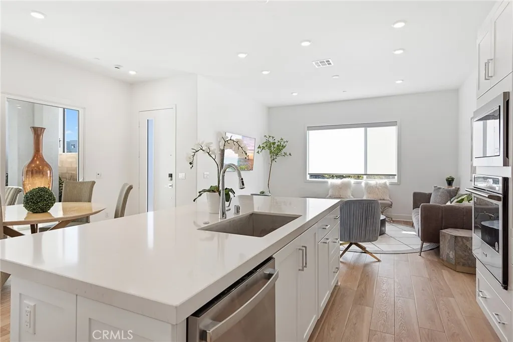 Additional image 44 of 408 Treble, Irvine, CA 92618