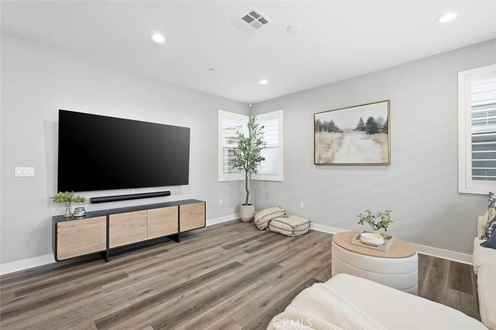 Additional image 7 of 2144 Swallowtail Walk, Gardena, CA 90249