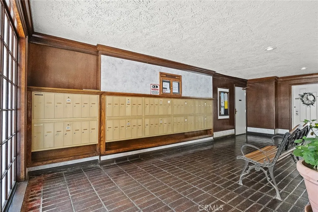 Additional image 65 of 360 S Euclid Avenue S Unit 219, Pasadena, CA 91101