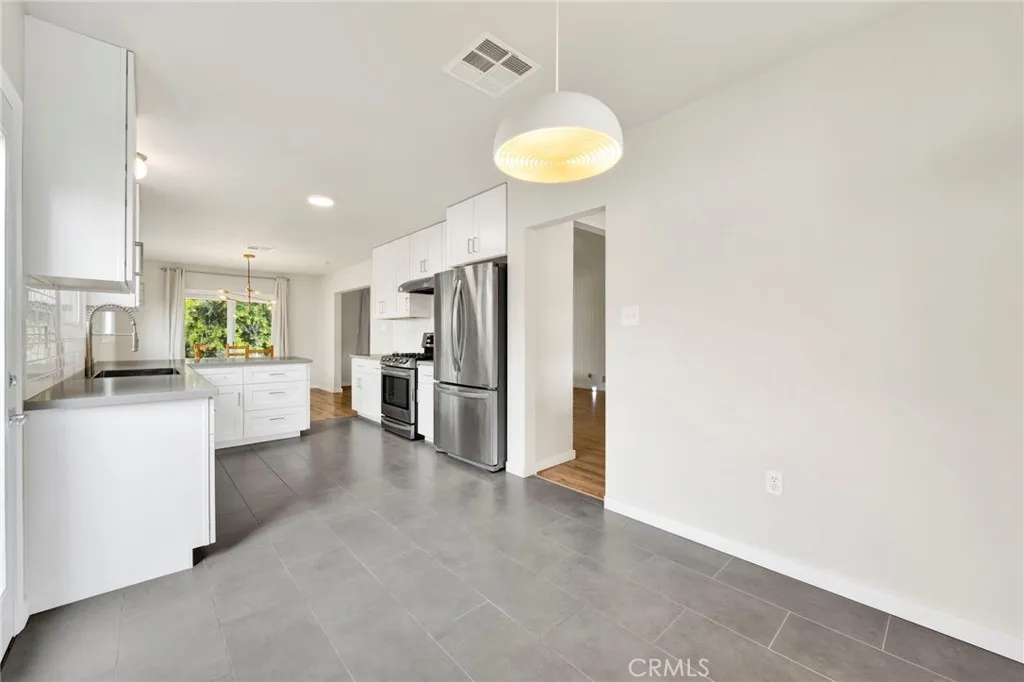 Additional image 12 of 14421 Cohasset Street, Van Nuys, CA 91405