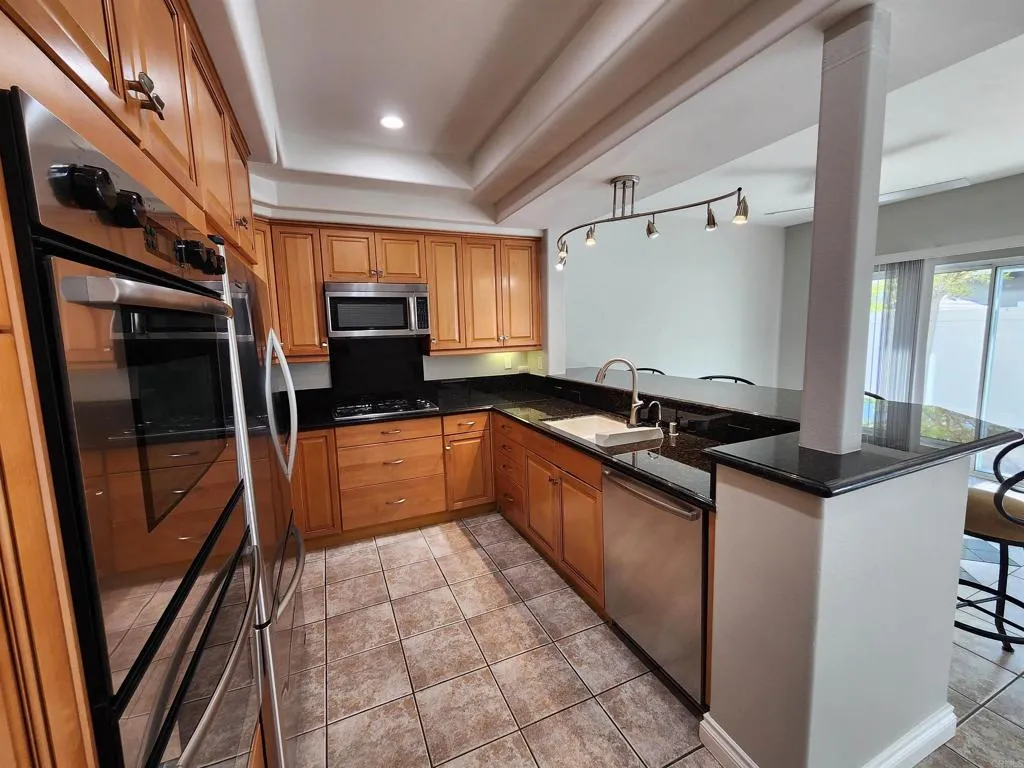 Additional image 50 of 8597 Via Mallorca Unit F, La Jolla, CA 92037