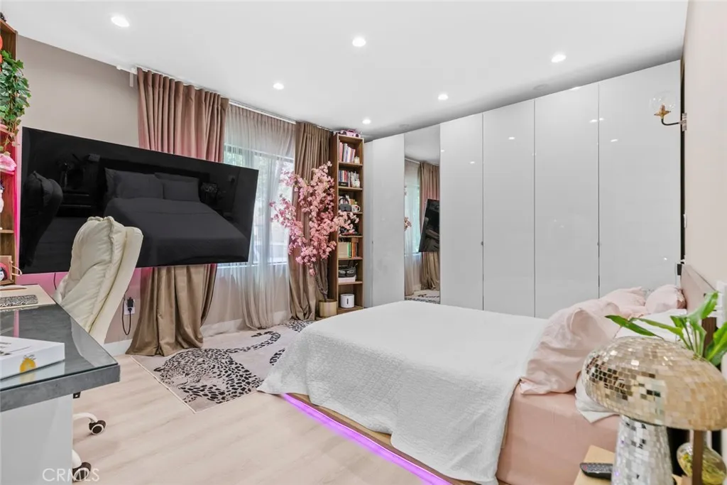 Additional image 98 of 1918 N Maple St, Burbank, CA 91505