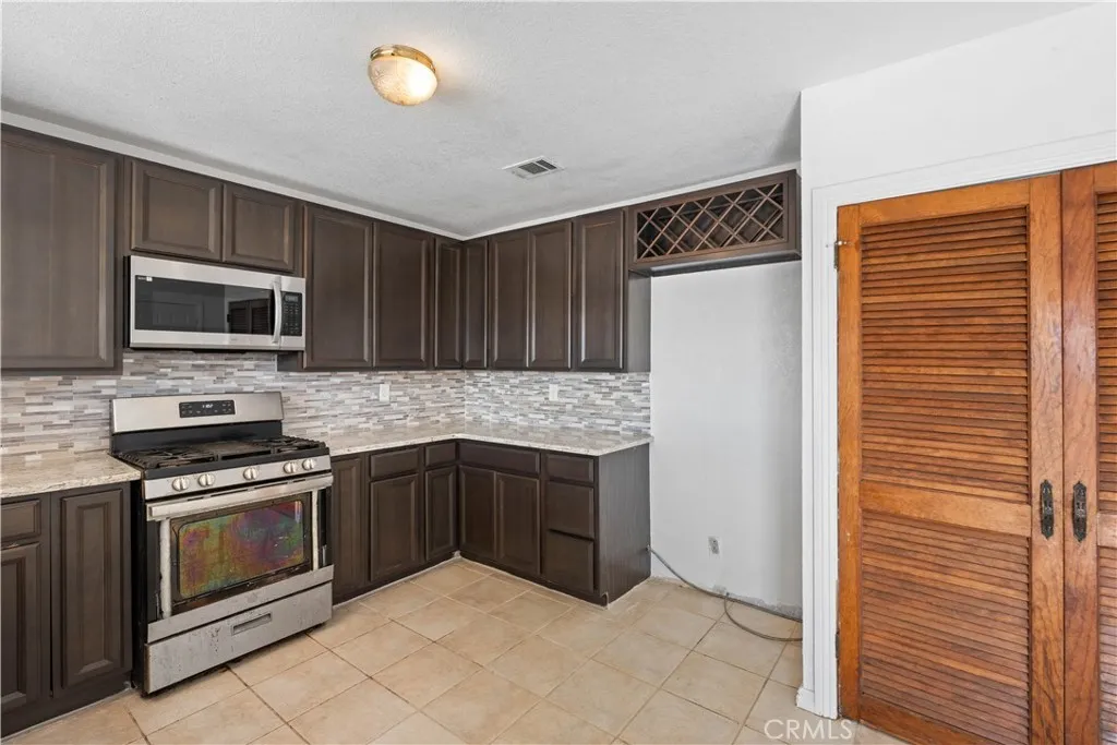 Additional image 10 of 18891 Shoshonee Road, Apple Valley, CA 92307