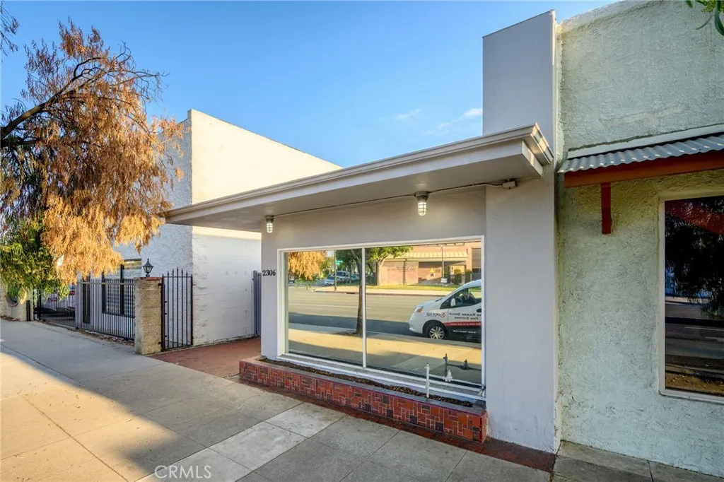 Additional image 81 of 2304 W Burbank Boulevard, Burbank, CA 91506