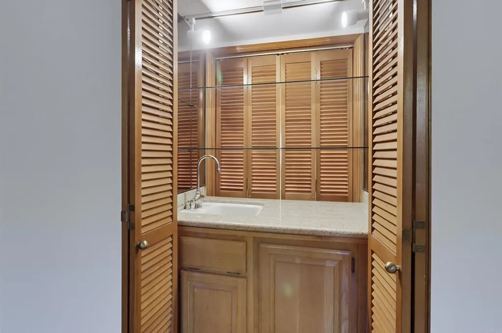 Additional image 128 of 230 W Laurel Street Unit 502, San Diego, CA 92101