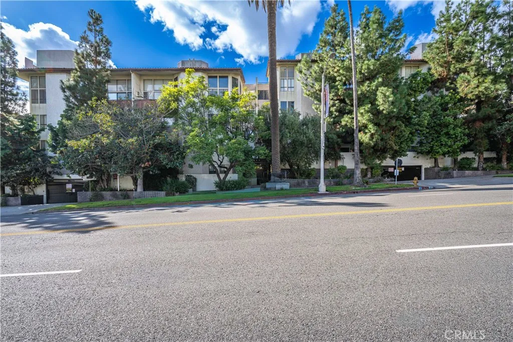 Additional image 62 of 1277 S Beverly Glen Boulevard Unit 405, Los Angeles, CA 90024
