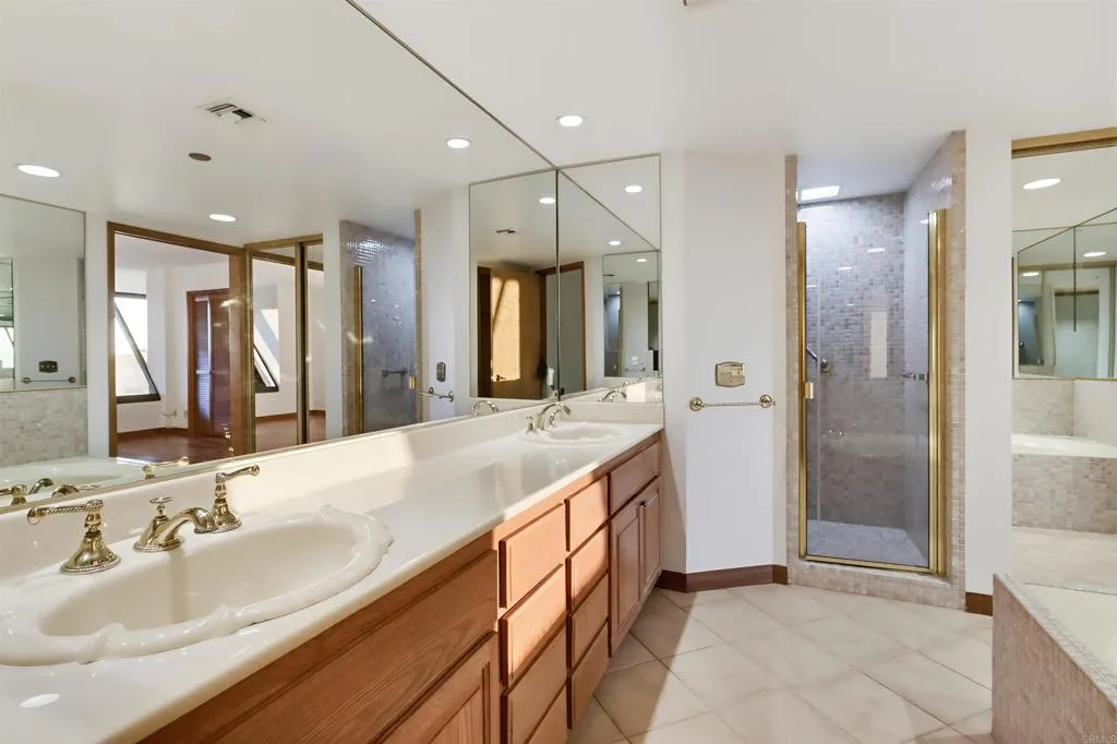 Additional image 41 of 230 W Laurel Street Unit 502, San Diego, CA 92101